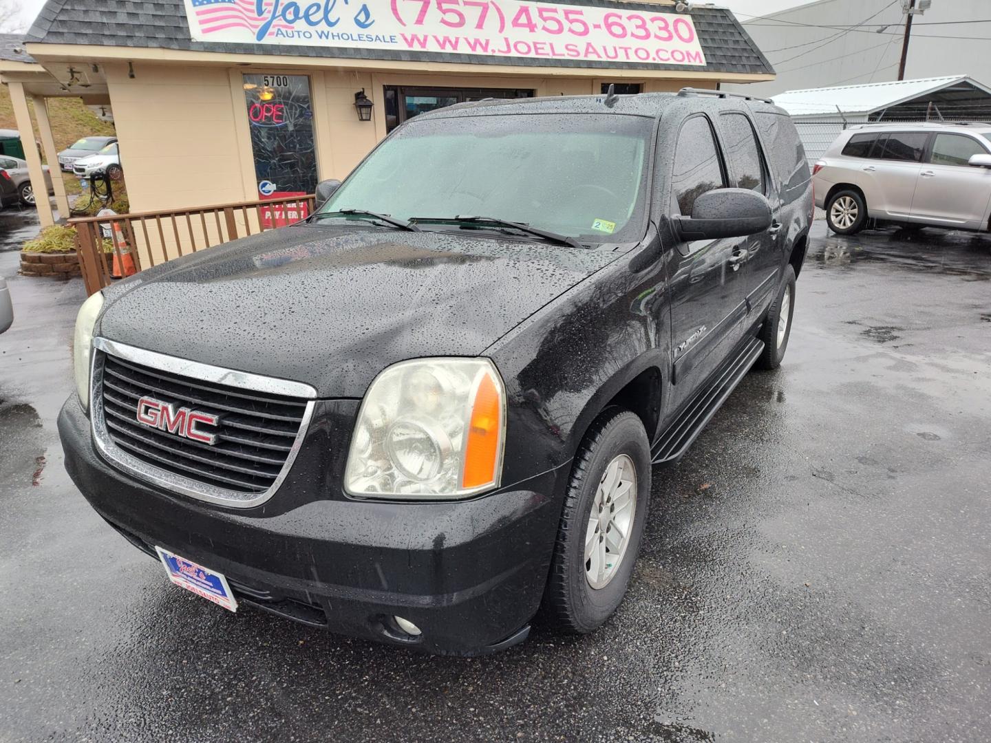 2007 Black GMC Yukon XL (1GKFK16337J) , located at 5700 Curlew Drive, Norfolk, VA, 23502, (757) 455-6330, 36.841885, -76.209412 - Photo#5